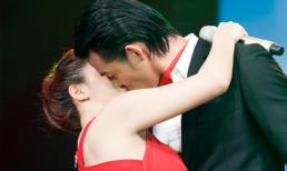 Khóa môi: Tuyệt chiêu gây "bão"