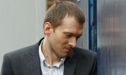 Thầy giáo "yêu" nữ sinh 8 lần trong một đêm