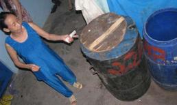 Bé trai sơ sinh tắt thở trong bao nylon cột chặt