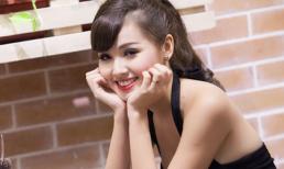 Tâm Tít trẻ trung ngồi "cafê một mình" tại Hà Nội