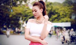 Hồng Quế khoe eo thon trên phố