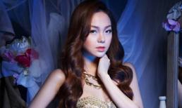 Minh Hằng diện đầm ôm khoe dáng nóng bỏng