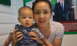 Thúy Hiền tươi rói bồng bế, tạo dáng cùng con trai Thúy Vinh
