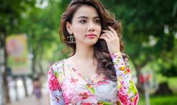 Trang Nhung rạng ngời trên phố