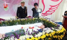 Kỳ quặc những người còn sống tự tổ chức đám tang cho mình