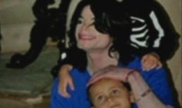 Ảnh chưa từng công bố của Michael Jackson và các con