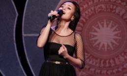 Vy Oanh khoe giọng mượt mà với nhạc Trịnh