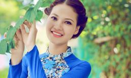 Trần Thị Quỳnh "hồi xuân" với áo dài xanh thiếu nữ