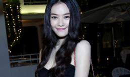 Á hậu Phụ nữ Linh Chi "cây đen" cúp ngực nổi bật tại sự kiện