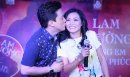 Lam Trường hôn Phương Thanh 8 cái trước đám đông