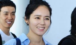 Han Ga In mặt mộc gây sốt ở sân bay Tân Sơn Nhất