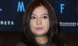 "Hốt hoảng" với mặt béo ú, lộ hai cằm của Triệu Vy 