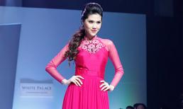 Độc đáo đầm dạ hội từ Áo dài