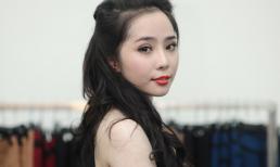 "Cá sấu chúa" Quỳnh Nga khoe nét gợi cảm với váy cúp ngực