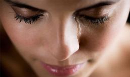 10 năm hèn nhát sống trong sự che chở và dối trá của chồng