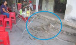 Bố đâm mẹ chết tại rạp cướp con, vẫn bình thản đi rửa tay