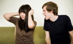 “Cô lên giường vô tội vạ nên mới vô sinh phải không?”