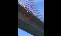 Kinh hoàng màn nhảy cầu tự tử