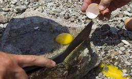 Nắng nóng kỷ lục giúp người Mỹ rán trứng trên đá