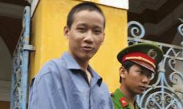 "Nghịch tử" 17 tuổi giết cha bằng đủ loại hung khí