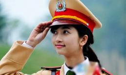 Nữ sinh CSGT gây "sốt" vì quá xinh