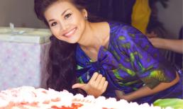 Thanh Hằng cười tươi rói tổ chức sinh nhật cùng fans