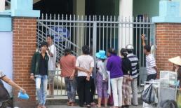 Nữ hộ lý chết tại cơ quan với 2 con dao cắm trên ngực