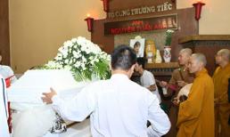 Những 'hạt sạn' còn đọng lại trong đám tang Wanbi Tuấn Anh