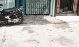 Vừa đi, vừa hát rồi cắt cổ tự sát!