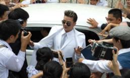 Mr Đàm huy động 100 người để chụp ảnh