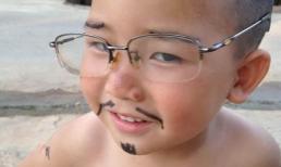 Những người châu Á vui tính