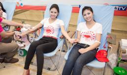 Ngọc Hân & Nguyễn Thị Loan tươi rói đi hiến máu