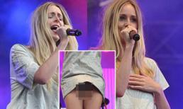 Sao "lộ hàng" trên sân khấu vì diện mỗi áo thun