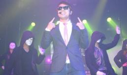 Ưng Hoàng Phúc quậy tưng bừng trong quán bar