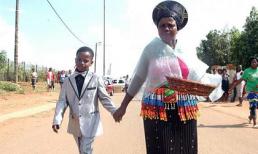 Kỳ lạ những cụ ông, cụ bà cưới… "cháu"