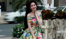 Ngọc Trinh gây xôn xao góc phố Sài Gòn