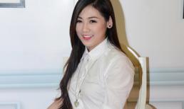 Á hậu Tú Anh xinh đẹp hơn với style kín đáo