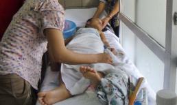 Kinh hoàng bố bắt con uống thuốc sâu: 3 cháu bé đã tỉnh lại