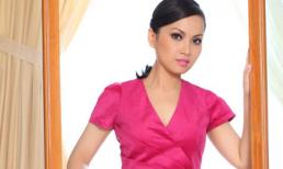 Hà Phương trẻ trung với váy hồng