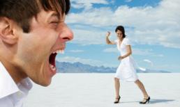 “Mày là vợ, mày phải phục tùng tao!”