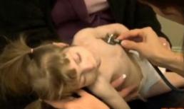 Kỳ lạ bé gái không bao giờ già