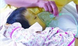 Bé gái 4 tuổi có làn da màu xanh lá cây