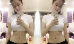Ngọc Trinh lại khoe 'eo con kiến' đáng ghen tị