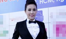 Hoa hậu Thu Hoài diện vest đen đi nhận giải thưởng