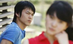 "Cô định giữ mình cho thằng khác phải không?"