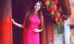 Khánh My thướt tha áo dài chiều Hà Nội