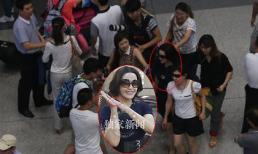 Lưu Hiểu Khánh tái xuất sau kết hôn bị vây kín ở sân bay 