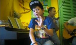 Hát ngẫu hứng, Quang Anh lại gây 'náo loạn' với Chiếc khăn Piêu