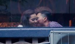 Nam Cường hôn bạn gái hoa khôi trên phố