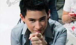 Cô gái mang gương mặt đàn ông gây sốt Thái Lan